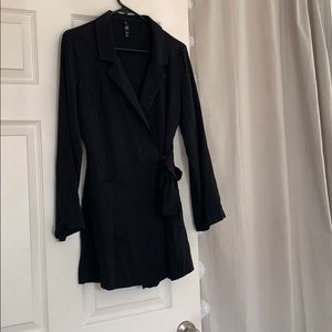 Classy blazer dress worn ONCE 👁✨